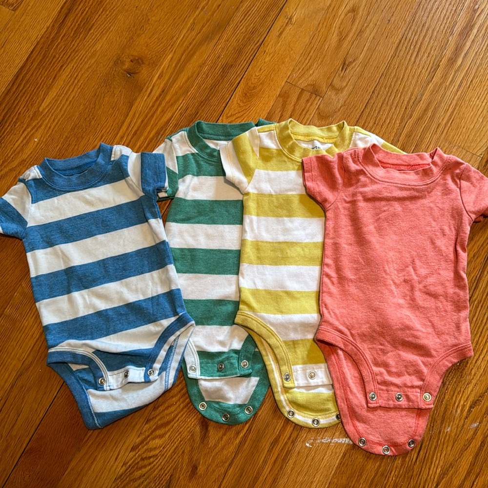 10 carters short sleeve onesies 3 months - Picture 3 of 4